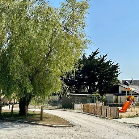 Holiday home 2chambres-piscine-mer-plages-pistes Cyclables